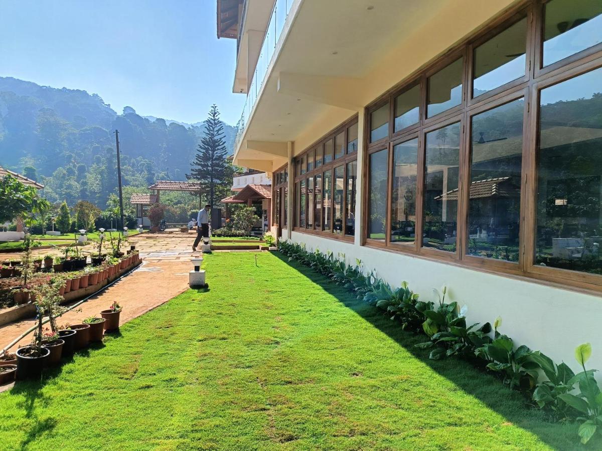 Hill Crest Resort - Coorg 마디케리 외부 사진